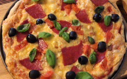 Domowa pizza na cienkim cieście