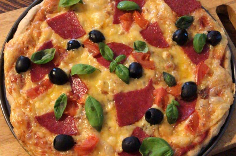 Pizza na cienkim cieście